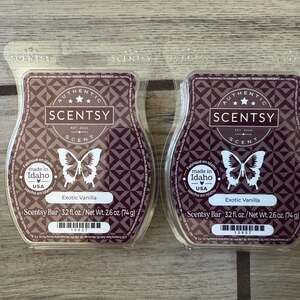 Exotic Vanilla Scentsy Wax Bar Lot of 2 Retired scent